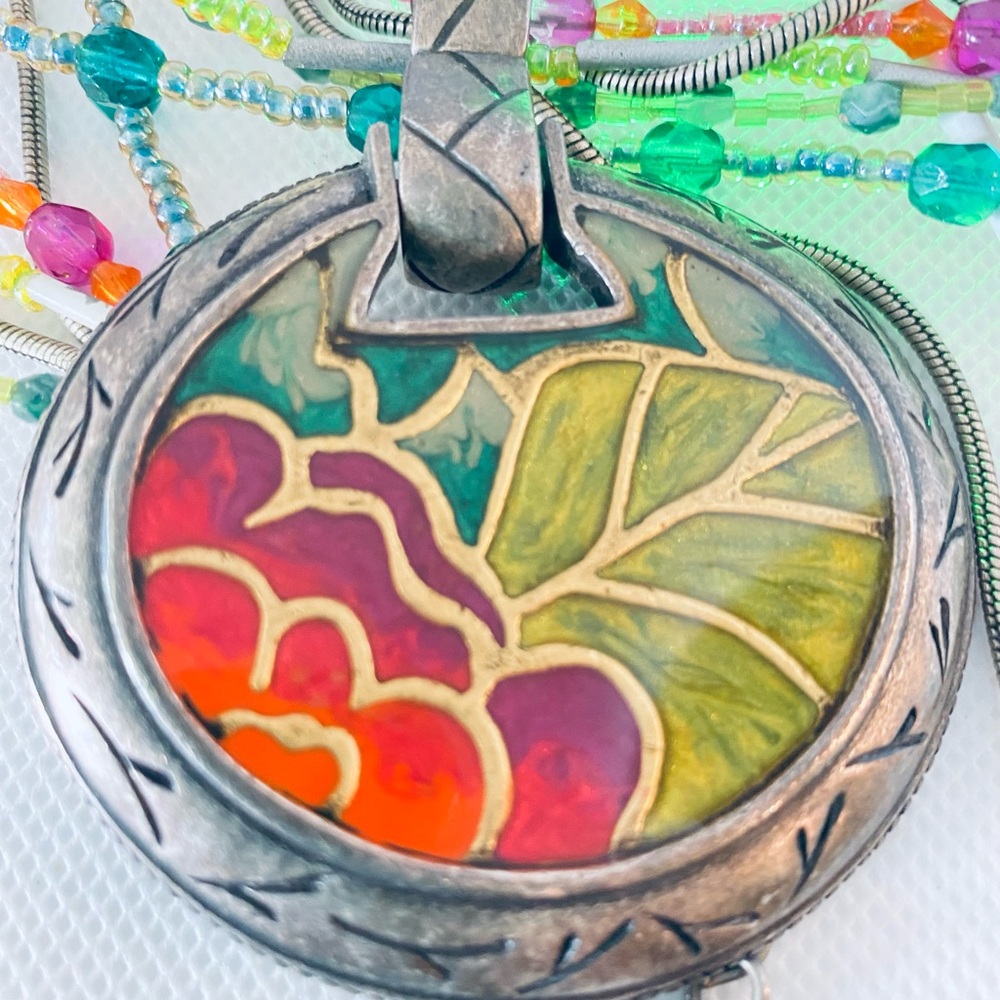 Vintage Artistically designed pendant beaded necklace